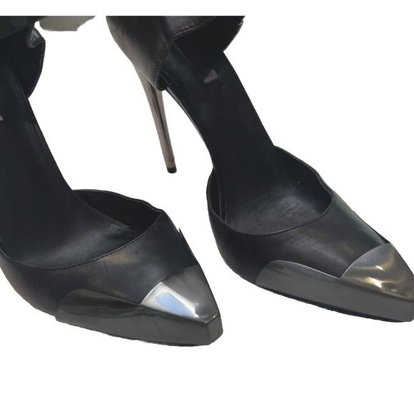 BCBG Runway Black Metal Toes woman shoes size 10 - Picture 4 of 12